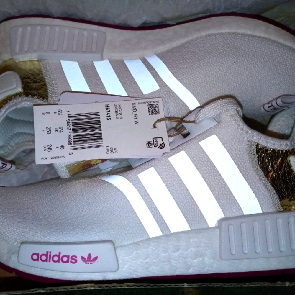 NWT in box Rare Limited Edition Adidas NMD R1